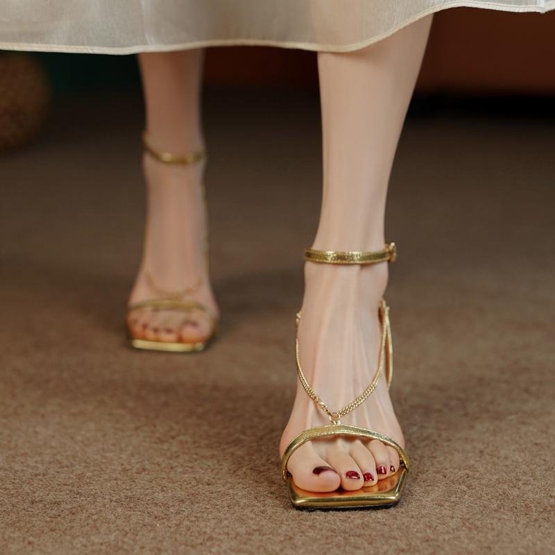 Sandali moda donna oro, tacchi - Gold Chain Sandal recensione e prezzo