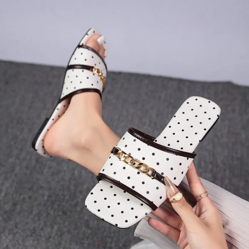 Sandali da donna con punta qua - Gold Chain Sandal recensione e prezzo