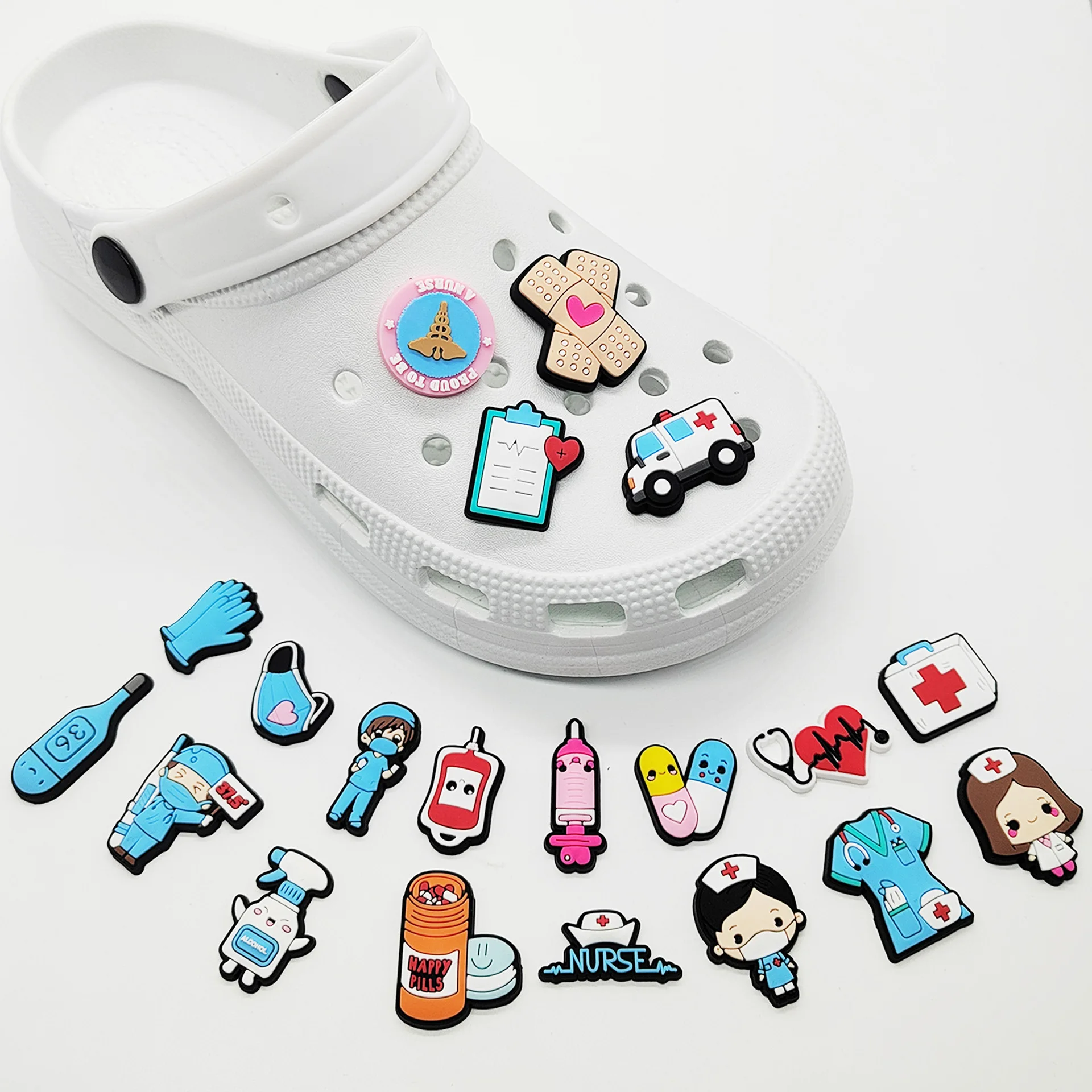 Nuovi ciondoli per scarpe in P - Croc Style Clog recensione e prezzo