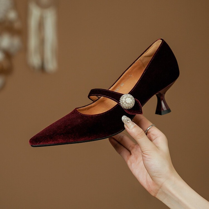Scarpe Mary Jane a punta rosso - Mary Jane Shoes recensione e prezzo