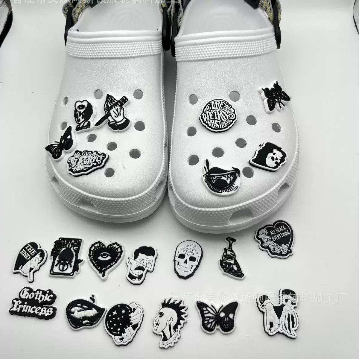 23 Pezzi Charm per Scarpe a Te - Croc Style Clog recensione e prezzo