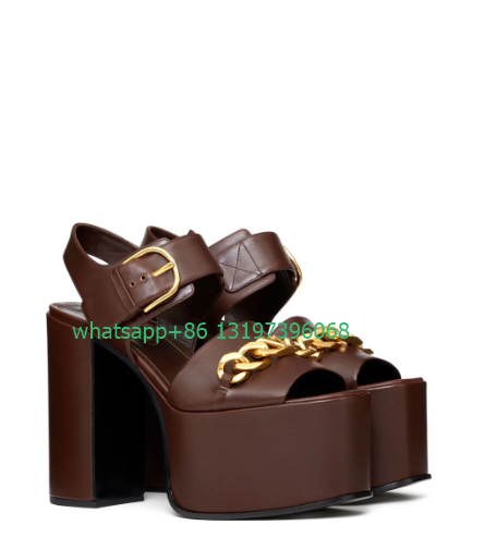 Sandali con plateau design con - Gold Chain Sandal recensione e prezzo